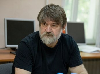 Михаил Попов 